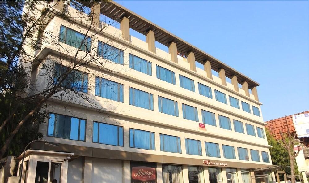 Hotel Riverview Ahmedabad