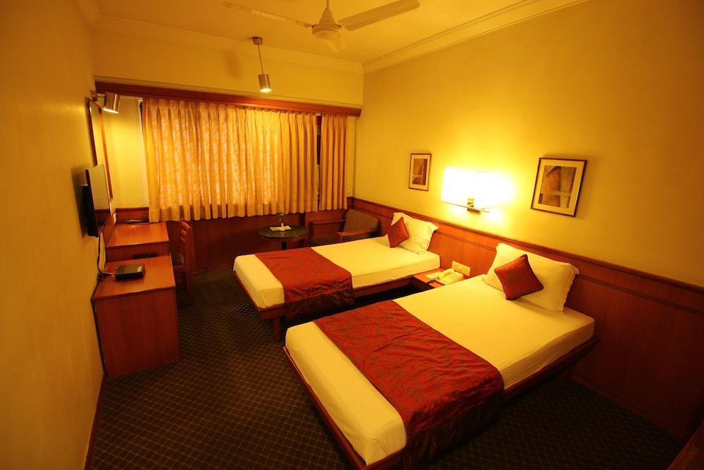 Skylon Hotel 2*