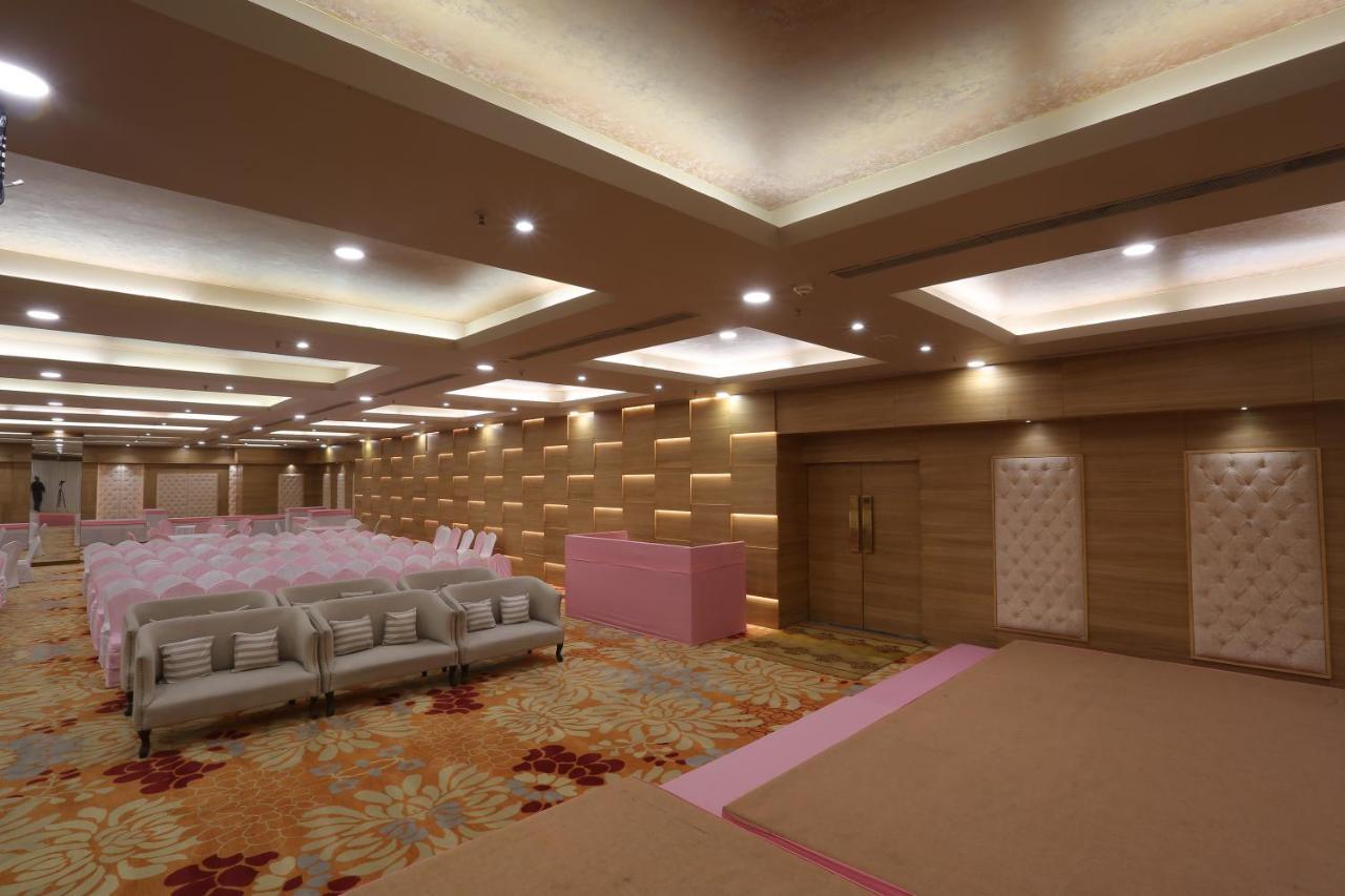 Hotel Ymca International Centre 3*