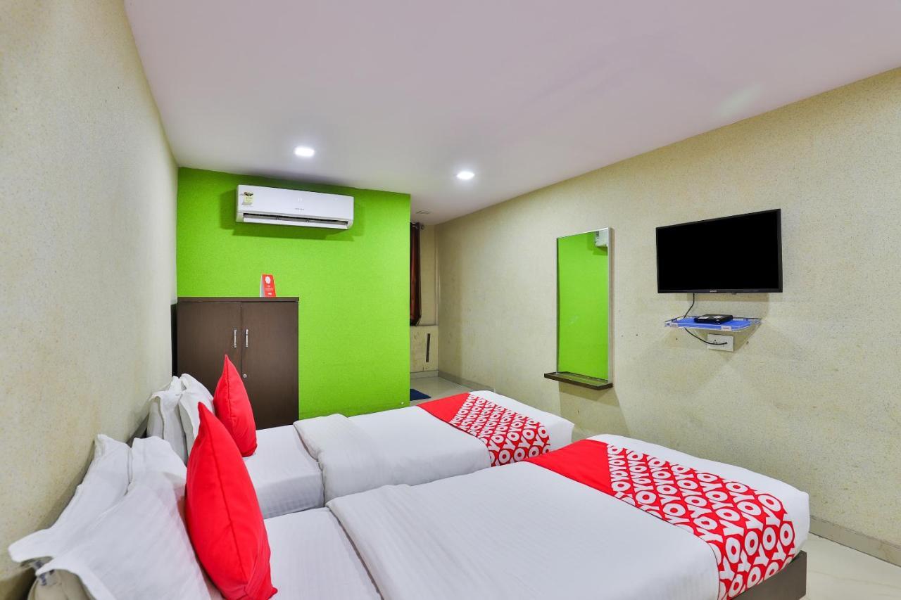 Vaccinated Staff- Oyo 8692 Vibrant Regency Hotel Ahmedabad