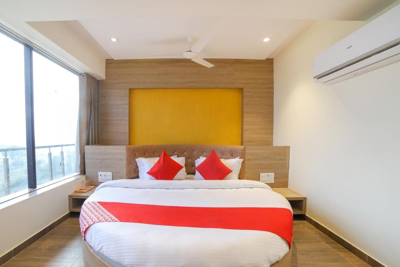 Oyo 35659 Kingsway Hotel