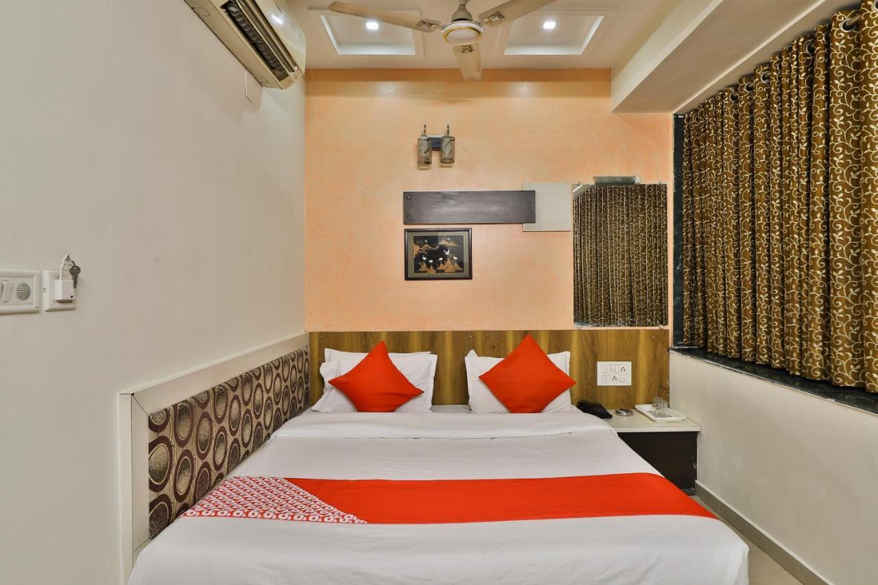 Hotel Oyo 2174 Radhey 3*
