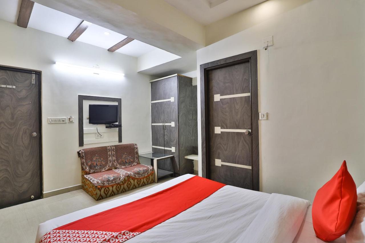 Hotel Oyo 2174 Radhey 3*