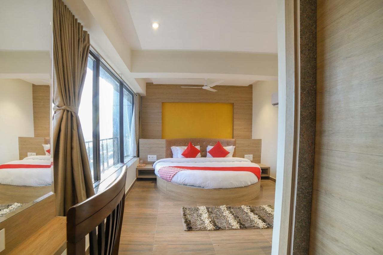 Oyo 35659 Kingsway Hotel Ahmedabad