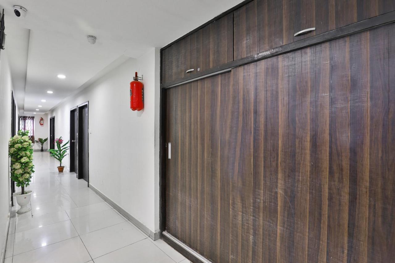 Hotel Oyo 9591 Neel Kamal Ahmedabad