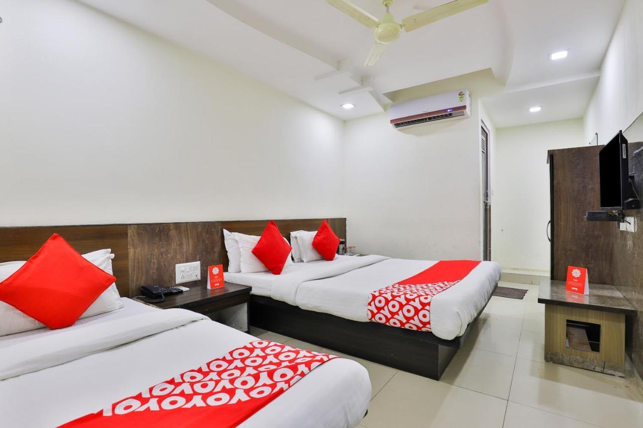 Oyo 9591 Neel Kamal Hotel Ahmedabad