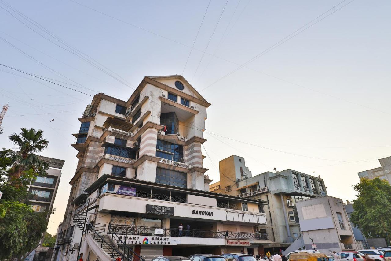 Honey Bunny Hotel Ahmedabad