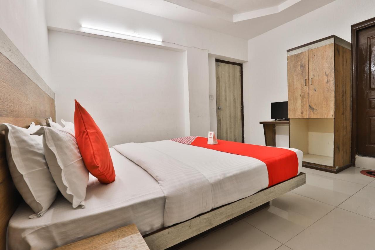 Oyo 8758 Swagatam Hotel 3*