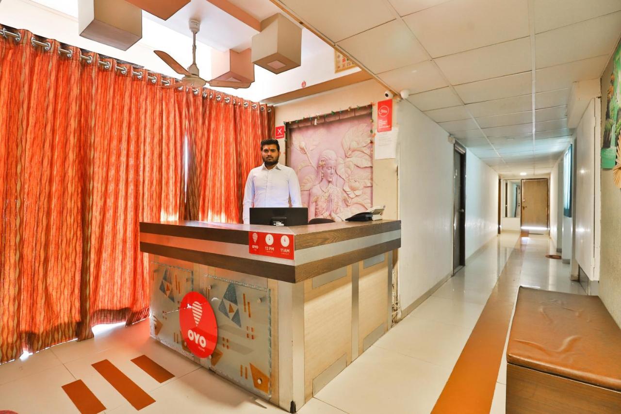 Oyo 8758 Swagatam Hotel 3*