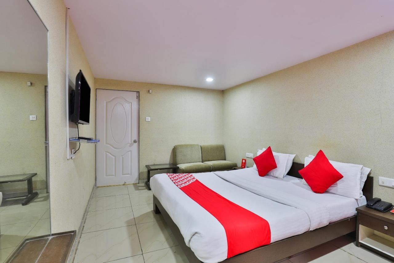 Vaccinated Staff- Oyo 8692 Vibrant Regency Hotel Ahmedabad