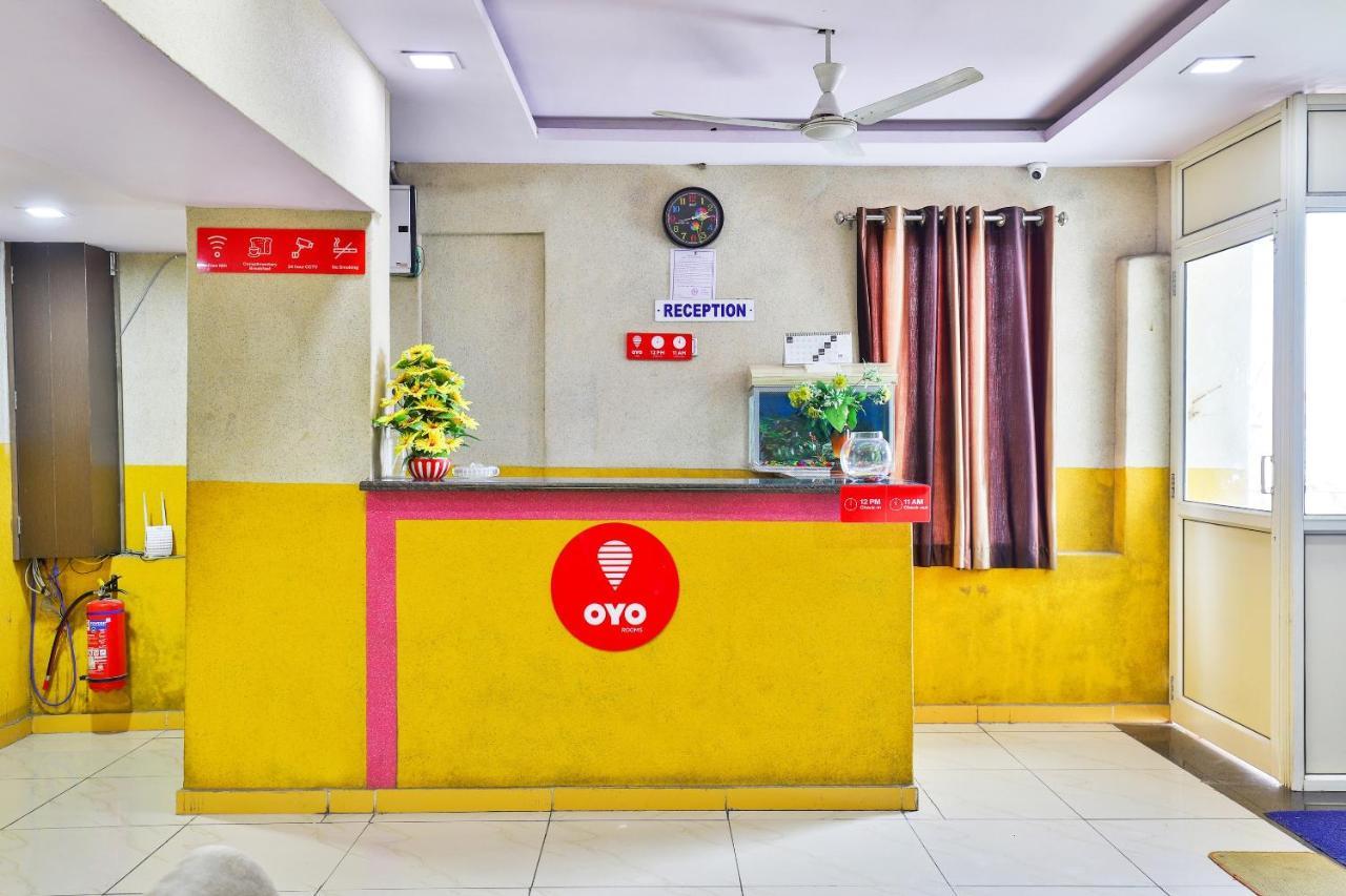 Hotel Vaccinated Staff- Oyo 8692 Vibrant Regency