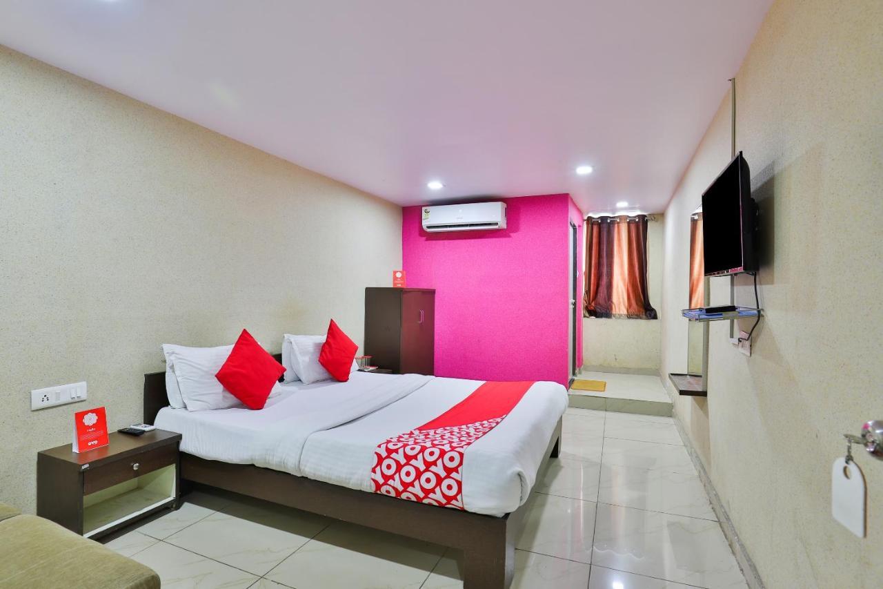 Vaccinated Staff- Oyo 8692 Vibrant Regency