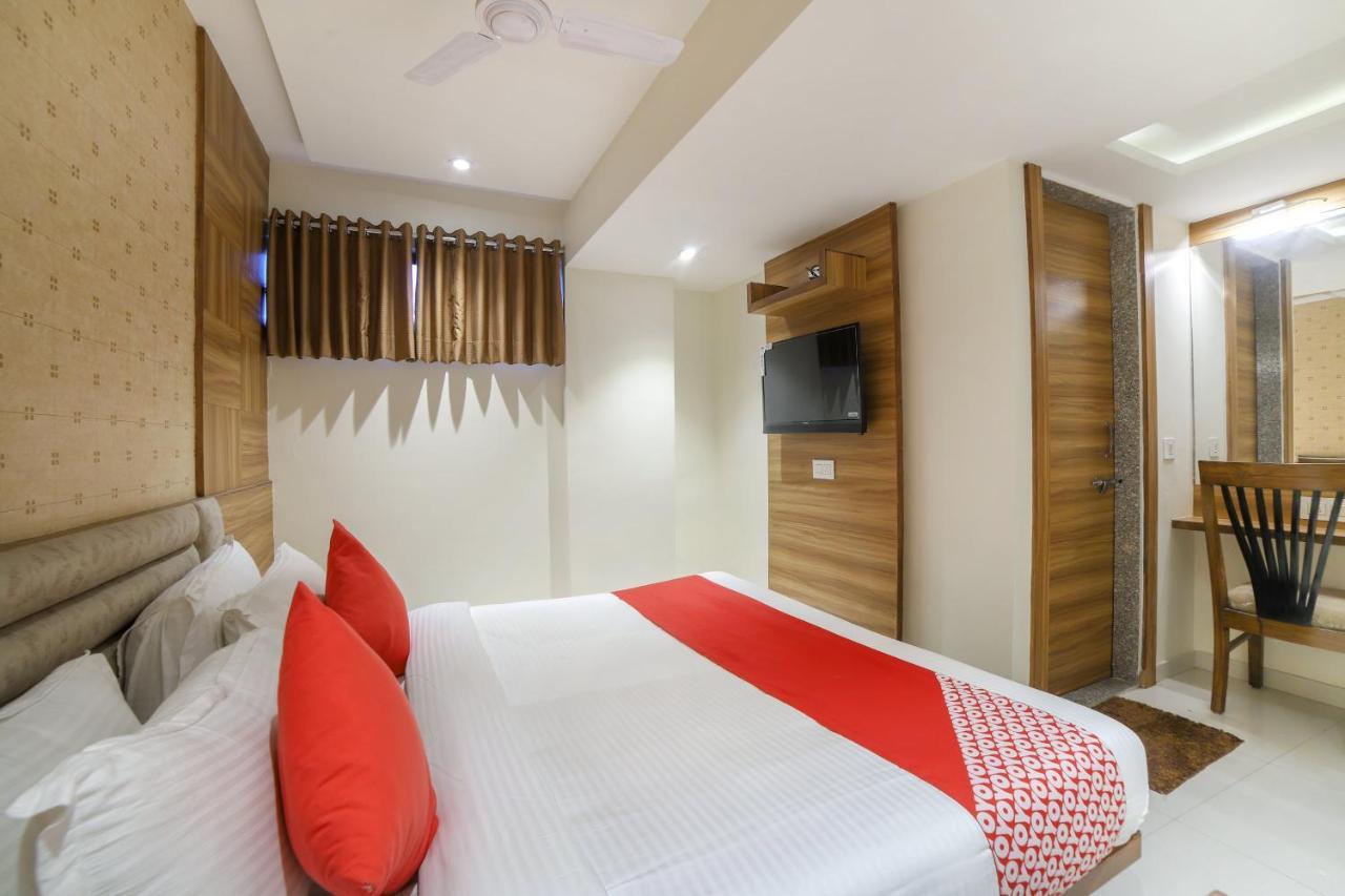 Oyo 35659 Kingsway Hotel Ahmedabad