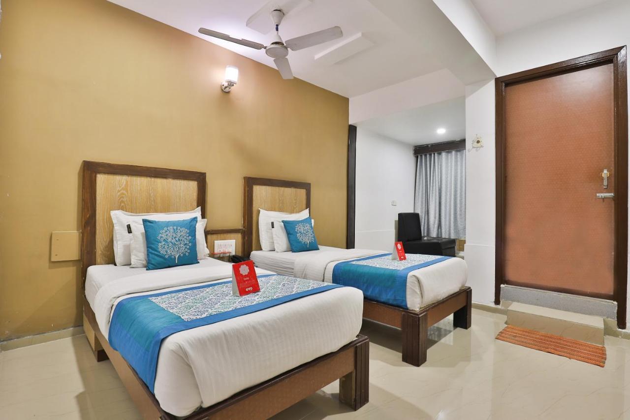 Oyo 2252 Double Bless Hotel 3*