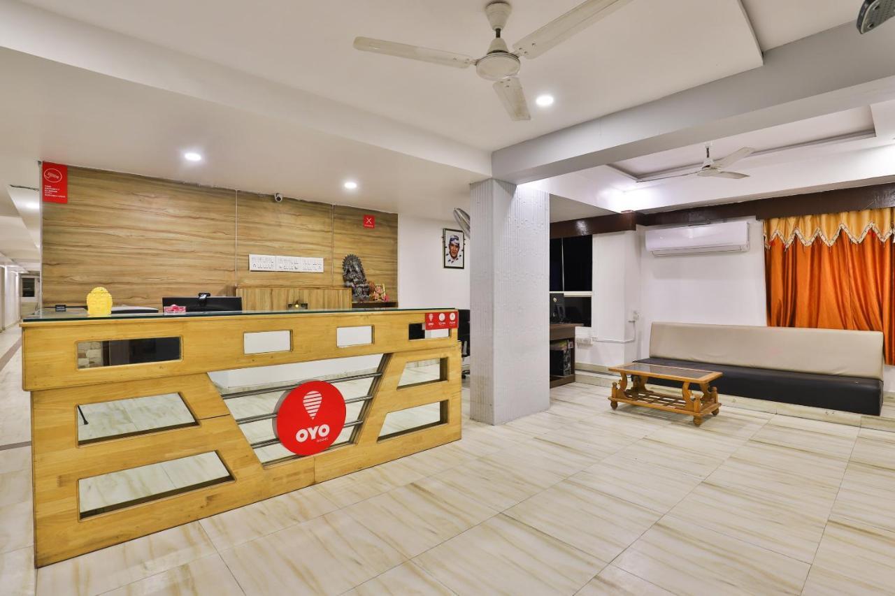 Oyo 2252 Double Bless Hotel Ahmedabad