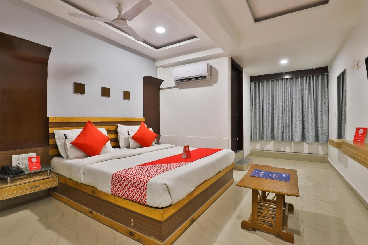 Oyo 2252 Double Bless Hotel 3*