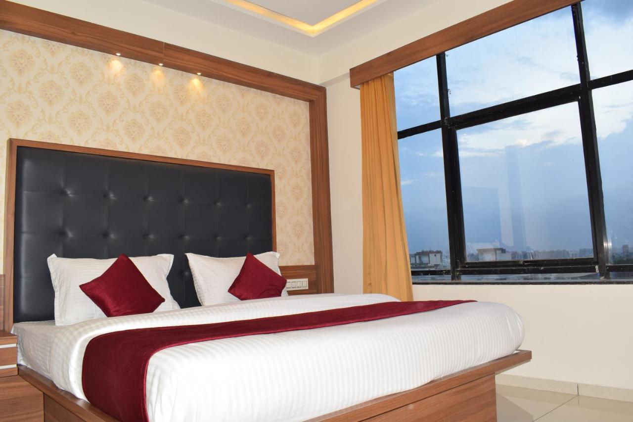 New Pathik Hotel
