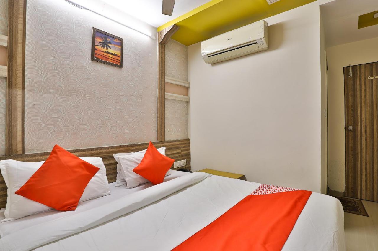 Oyo 2174 Radhey Ahmedabad