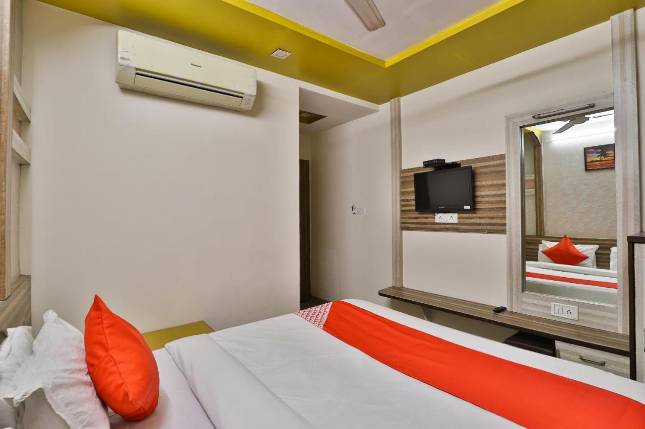 Hotel Oyo 2174 Radhey Ahmedabad