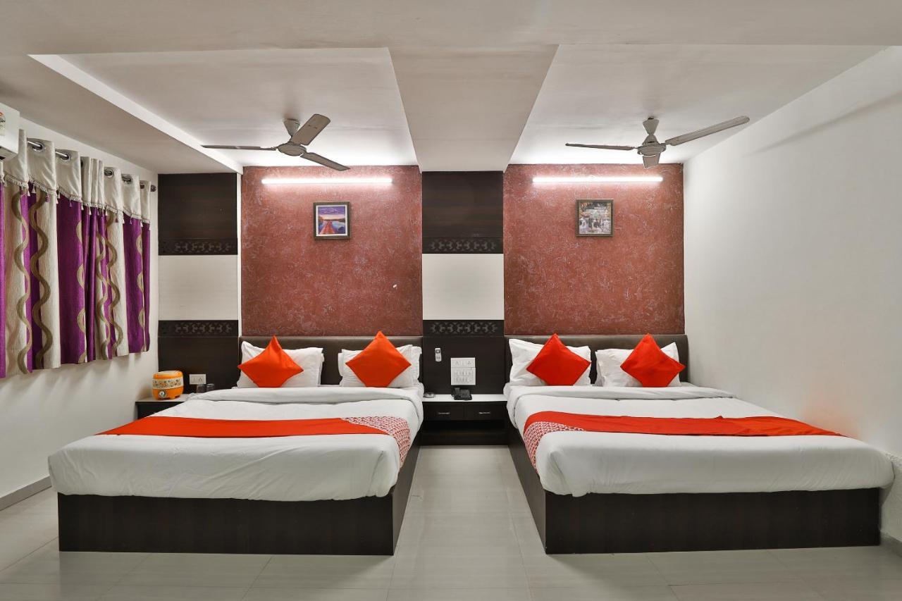 Hotel Oyo 2174 Radhey Ahmedabad