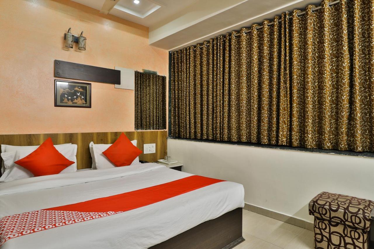 Oyo 2174 Radhey 3* Ahmedabad
