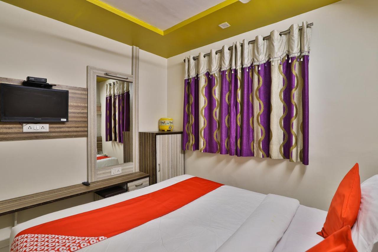 Oyo 2174 Radhey Hotel