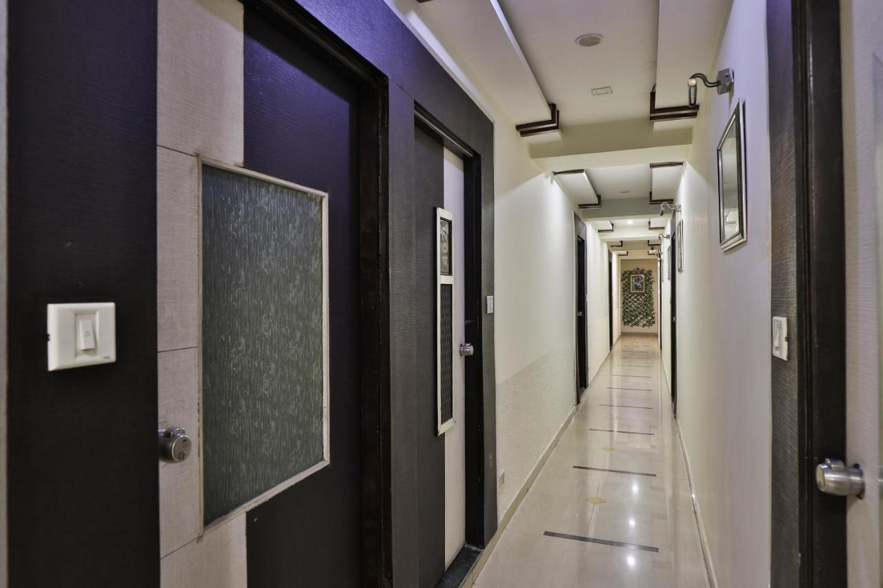 Oyo 2174 Radhey Hotel Ahmedabad