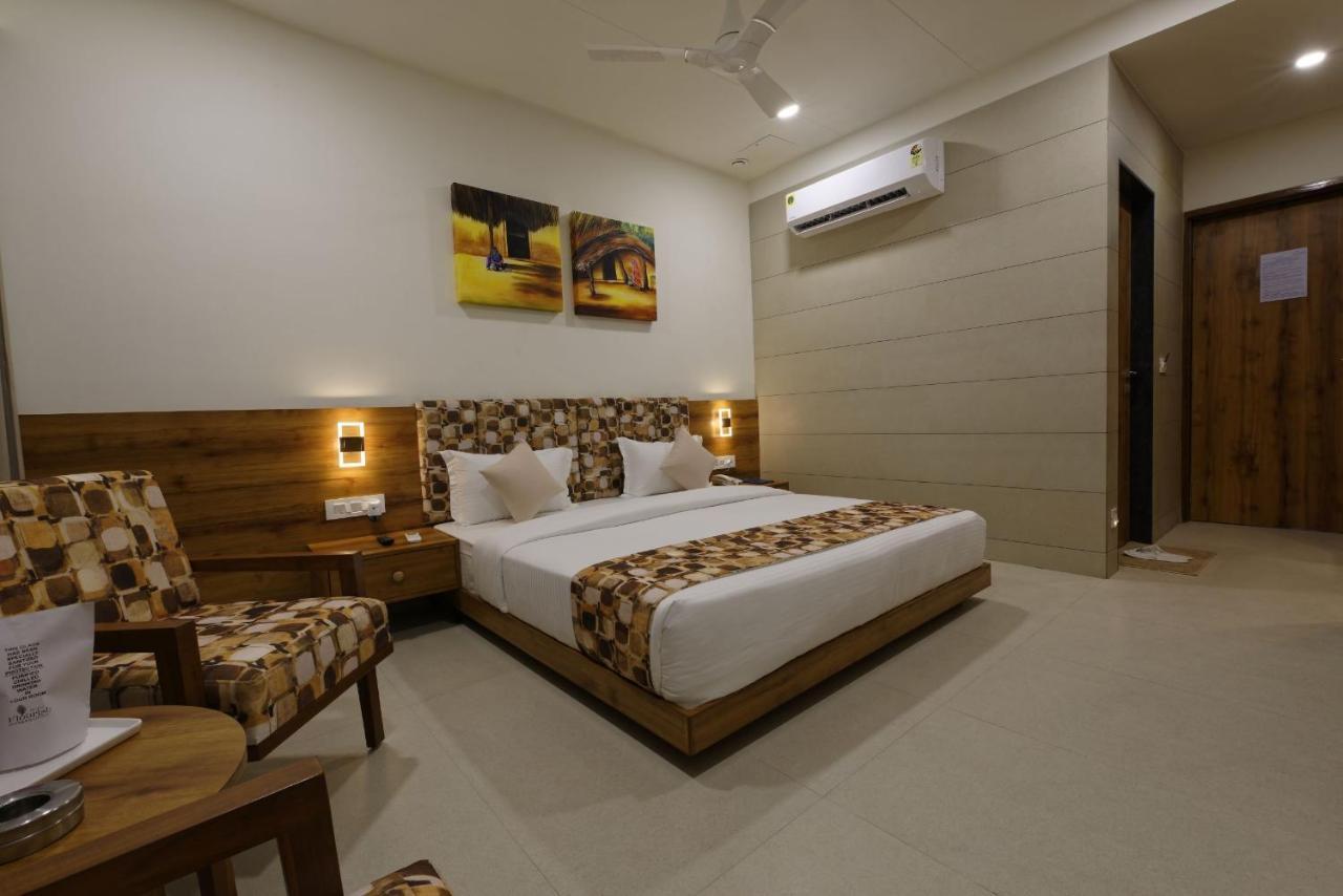 Flourish International Hotel Ahmedabad