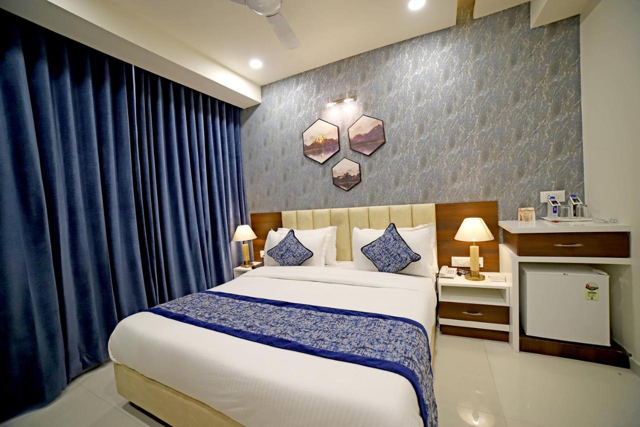 Hotel Priya Palace *