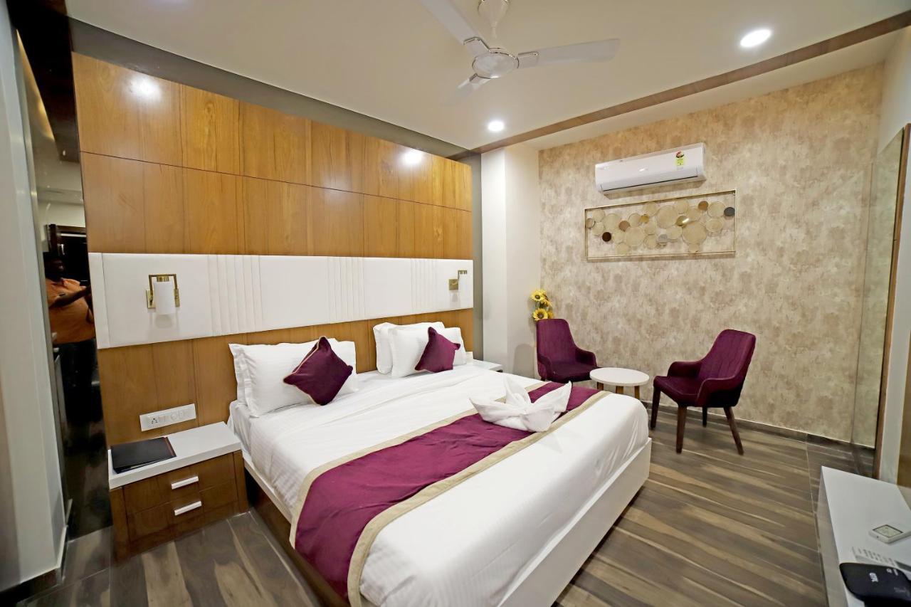 Hotel Priya Palace *