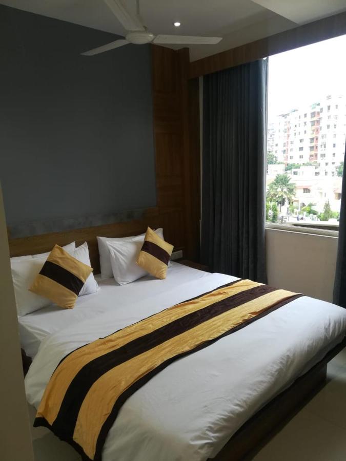 Hotel Satellite *