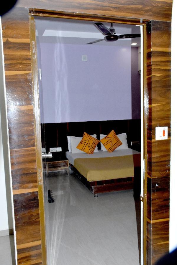 Ramnivas Residency Hotel *