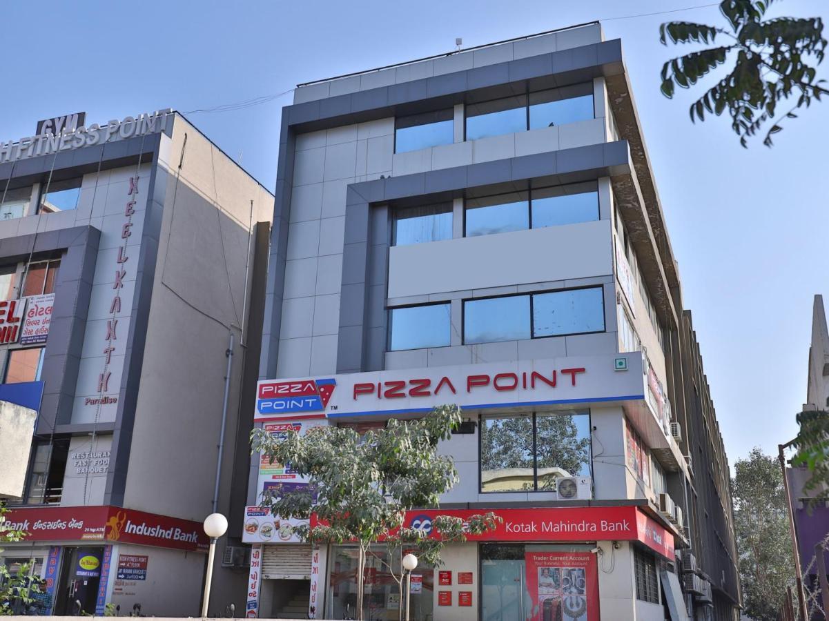 Oyo 10129 Hotel 3*