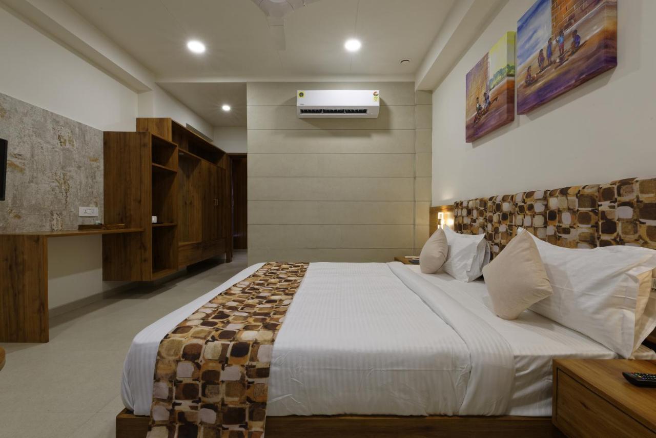 Hotel Flourish International
