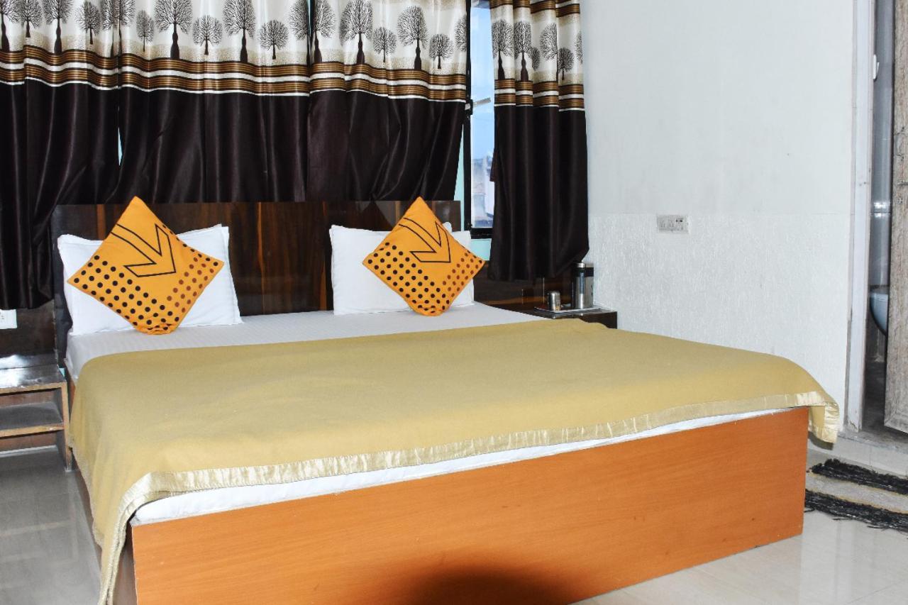 Ramnivas Residency Hotel *