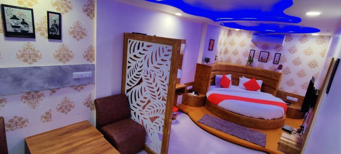 Hotel Lords In Ahmedabad