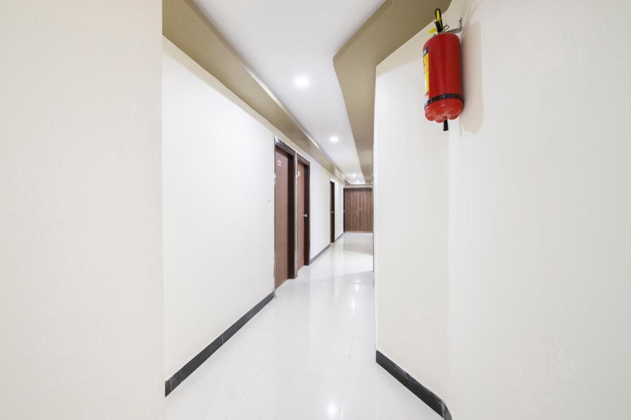 Oyo Flagship 48619 Anushri