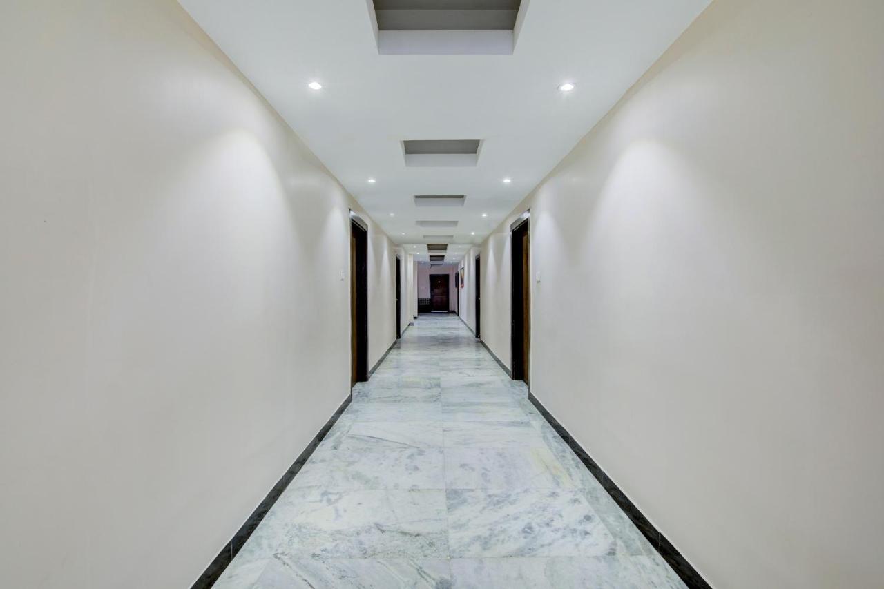 Oyo 1545 Shivani International Hotel