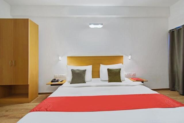 Hotel Kanak Beacon - Ashram Road Ahmedabad