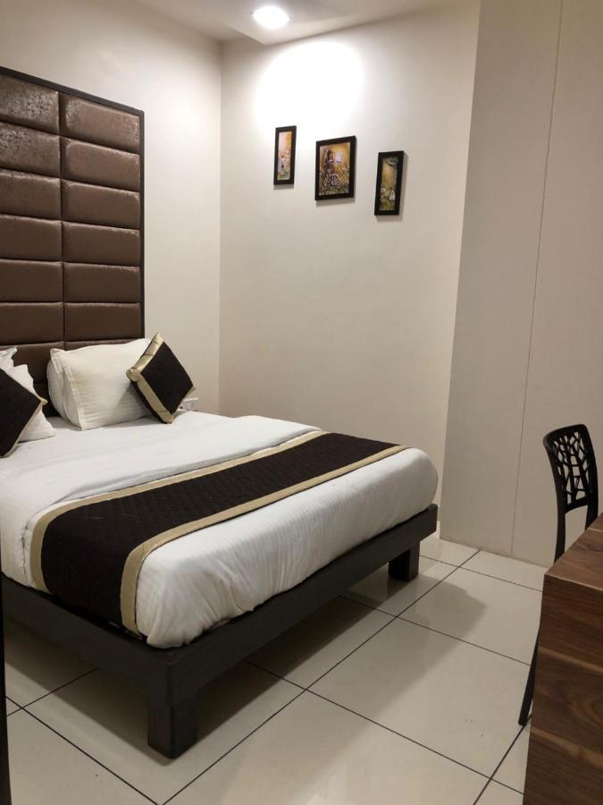 Circle Hotel