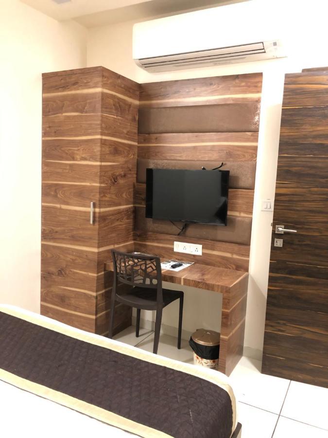 Hotel Circle