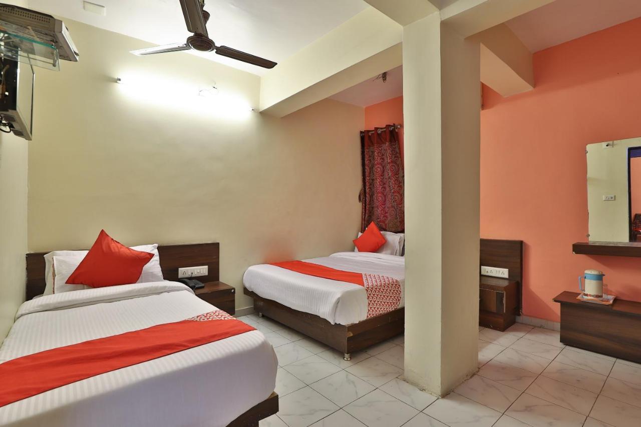 Hotel Oyo 2427 Raj Palace 3*