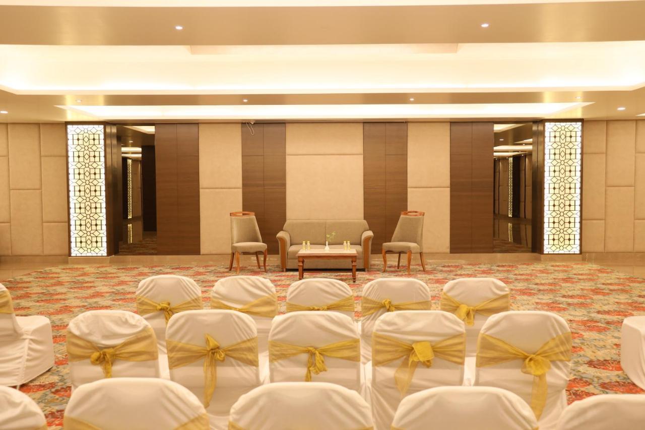 Sarovar Portico Rivera Hotel 4*