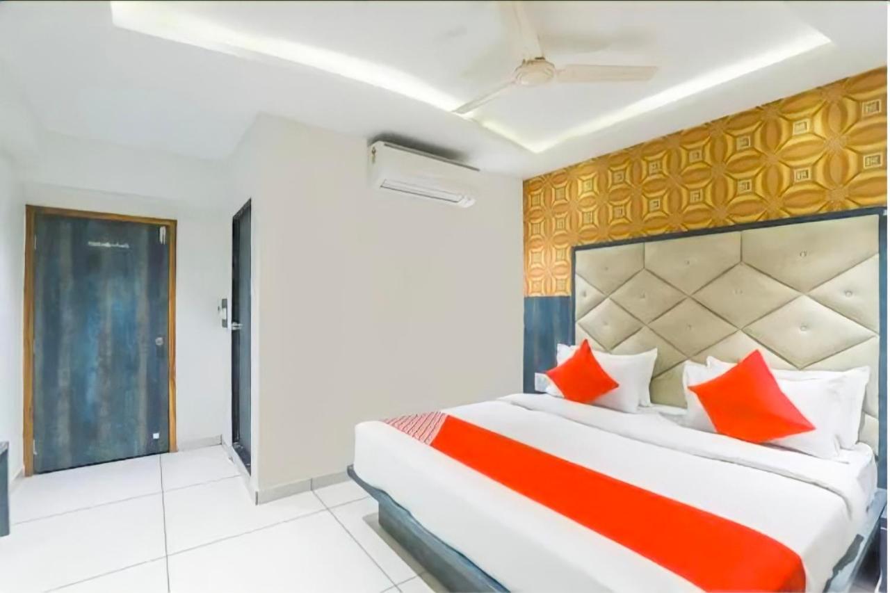 Pinnacle - 3* Ahmedabad
