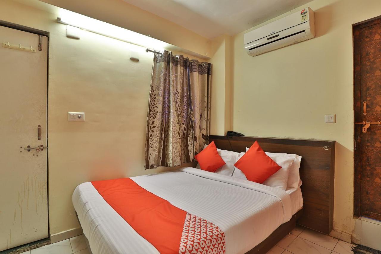 Oyo 2427 Raj Palace Ahmedabad