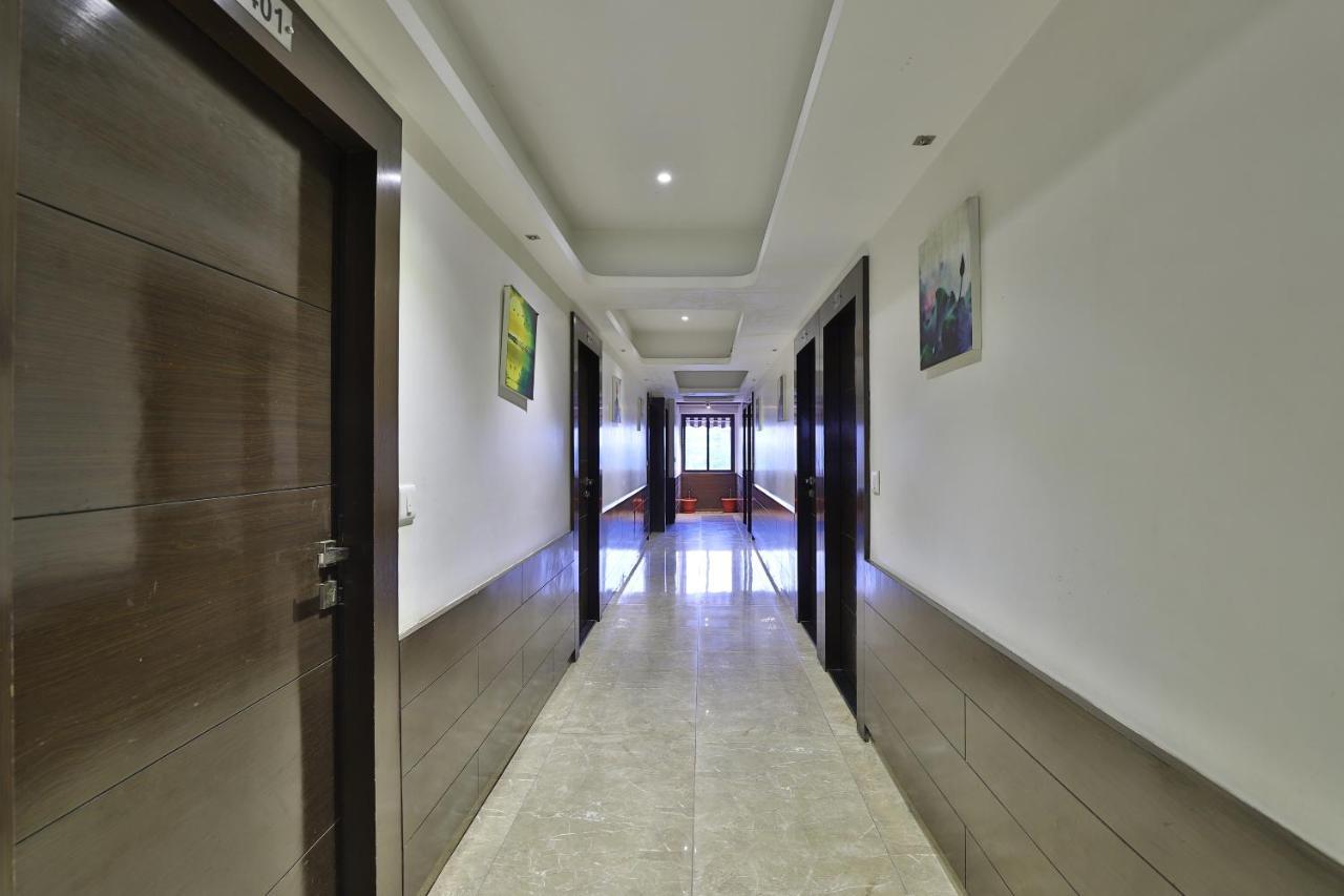 Oyo 44976 Metro Park Hotel 3*