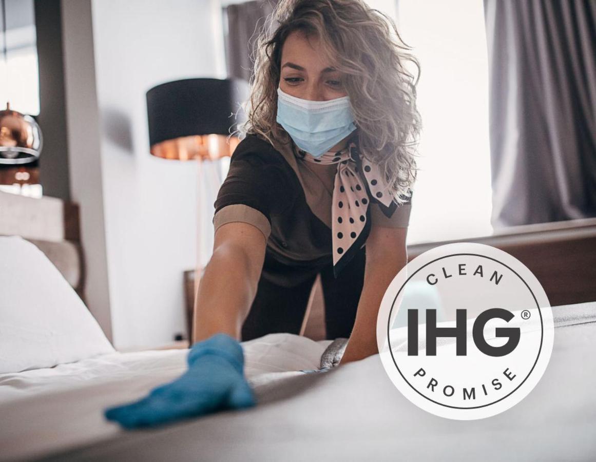 Express Prahlad Nagar By Ihg Hotel 4*