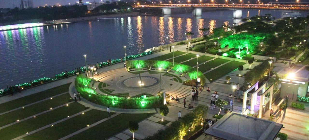 Express Prahlad Nagar By Ihg Hotel