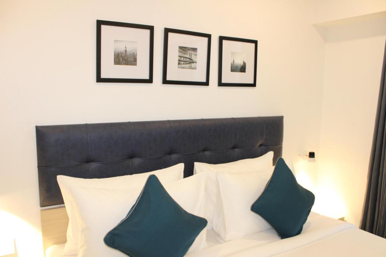 Hotel The Mantra One By Blues Hotels Ahmedabad