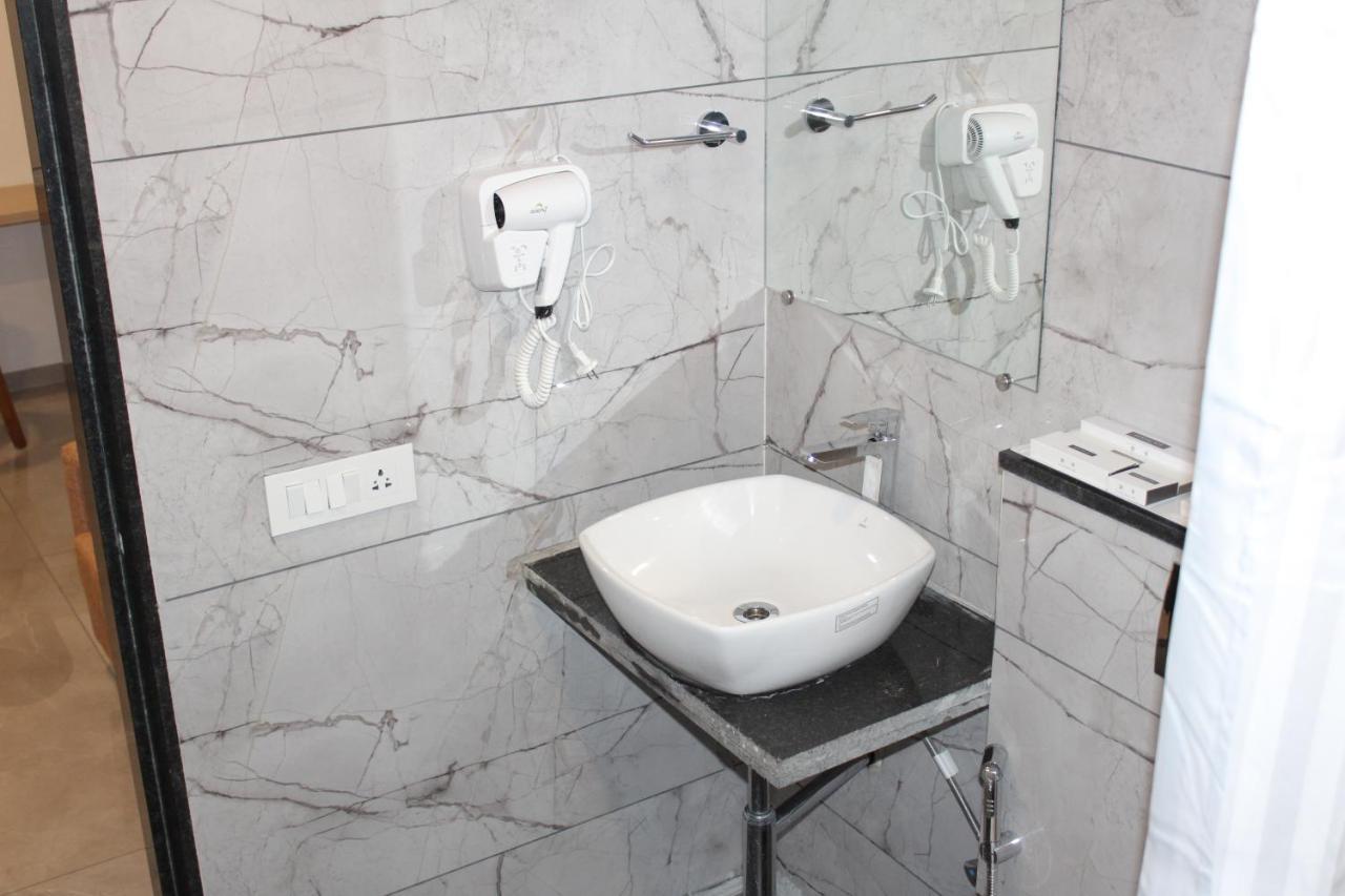 The Mantra One By Blues Hotels * Ahmedabad